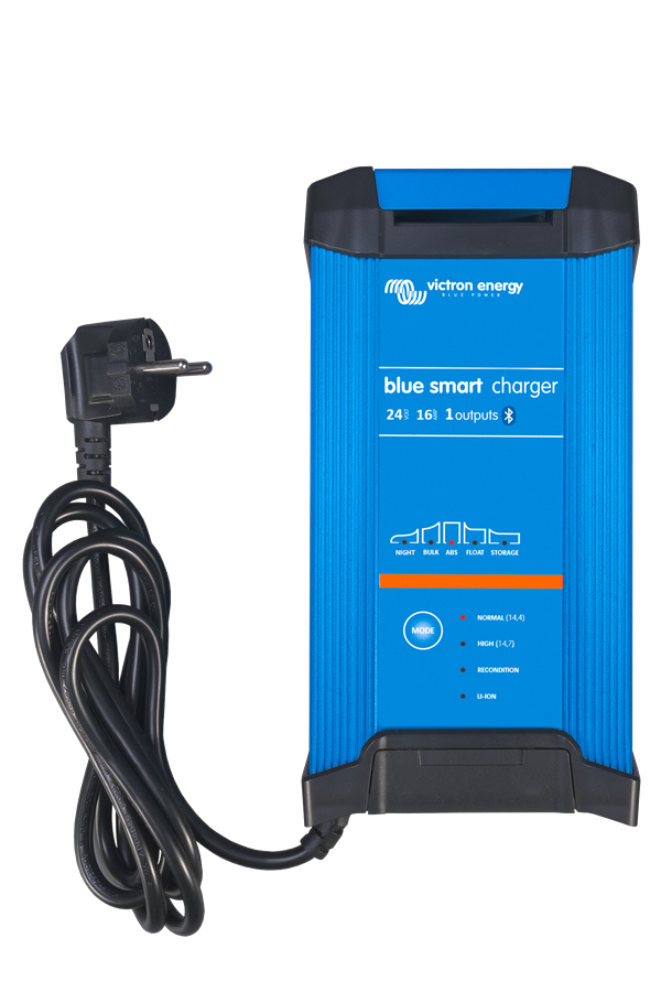 BLUE SMART IP22 CHARGER 24V/16A(1)